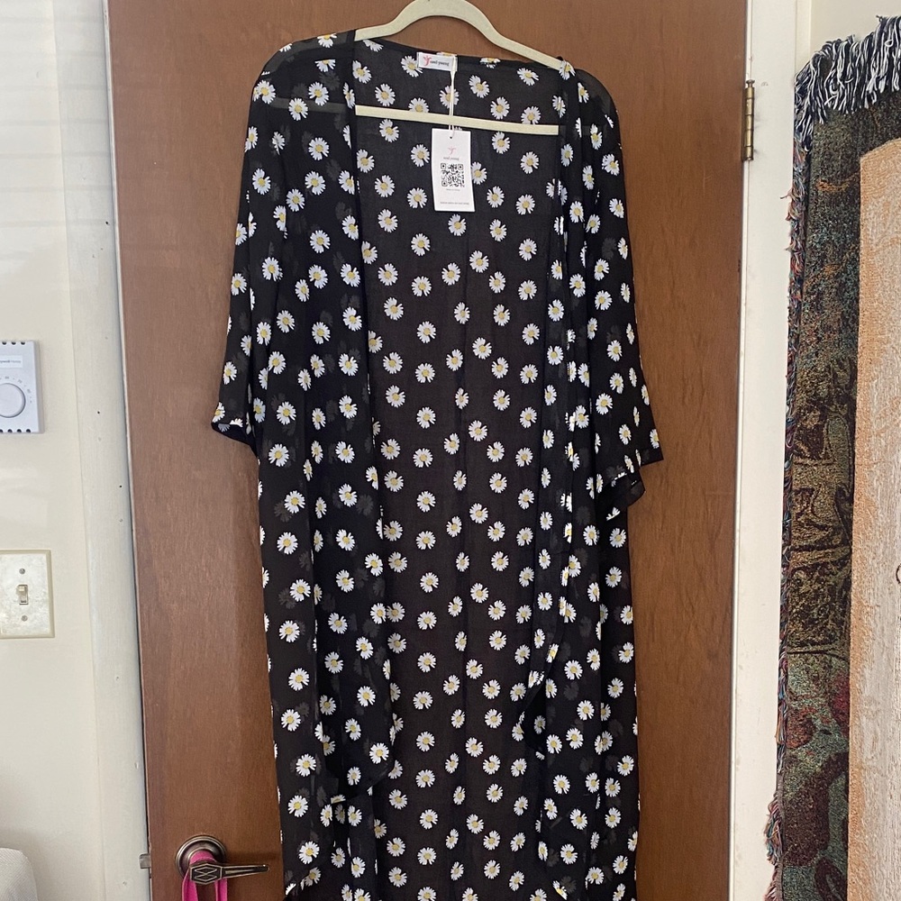 Sheer Daisy Floral Black Kimono